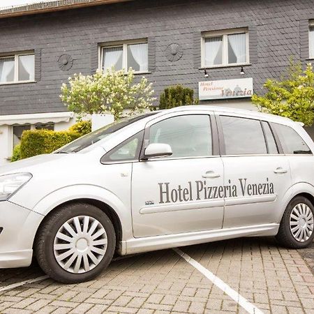 Hotel Pizzeria Venezia Sohren Exteriör bild