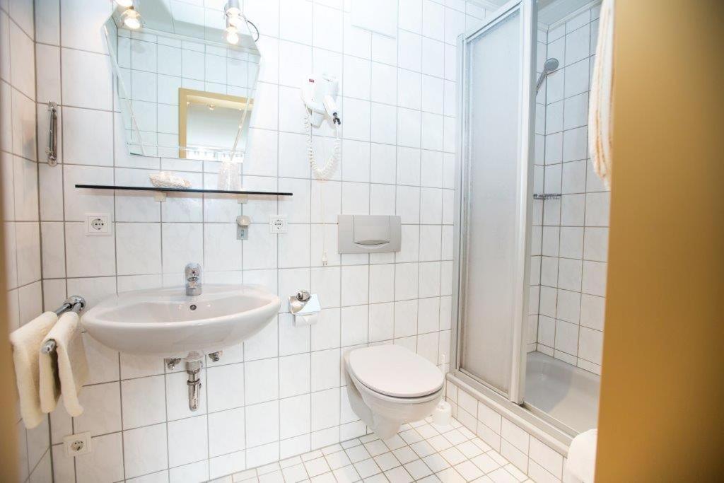 Hotel Pizzeria Venezia Sohren Exteriör bild